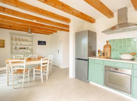 Opaline à la Rochelle, hotell i Vergné