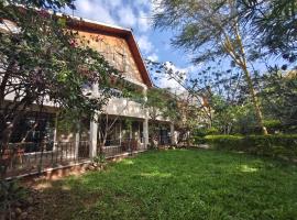 Entebbe garden resort, хотел в Kitengela 