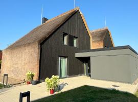 ReetLodge Fleesensee – hotel w mieście Göhren-Lebbin