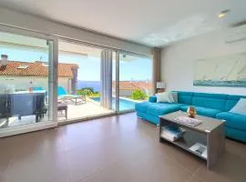 VILLA SOLIS LACUS modernes Apartment - privater beheizbarer Pool- Klimaanlage - private Parkplätze