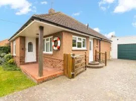 The Dinghy Coastal Bungalow in Pevensey Bay