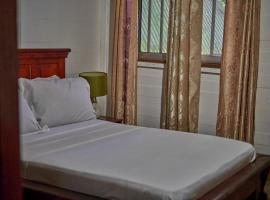 Blue Wave Hotel, hotel en Kribi