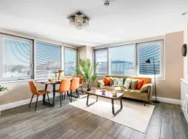 Stylish 2 Bed Apartment Sleeps 6 in Brighton Lanes