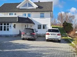 Leknes Home