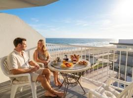 Apartamento con vistas a la Playa con Ascensor y WIFI 9 pax, готель у місті Даймус