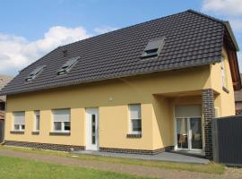 Ferienhaus zur Eiche am Dorfanger, хотел в Waldow