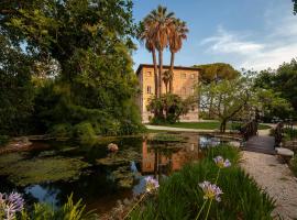 Borgo Storico Seghetti Panichi, מלון בCastel di Lama