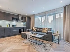 Luxury North London Apartment Near Tube Sleeps 4