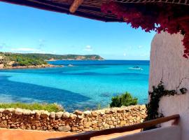 Princes Apartment PortoCervoBEACH con accesso diretto in spiaggia Piccolo Pevero, hotelli kohteessa Porto Cervo