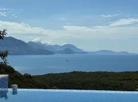 Carob Breeze House