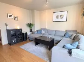 Spacious & Cozy Apartment with Balcony