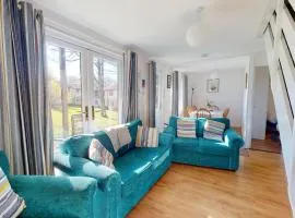 87 Strawberry Hill, Tolroy Manor