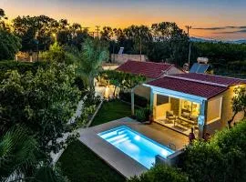 Sea Breeze & Nature villa, with heated pool and garden retreat