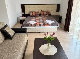 Guest House Kremena suites in Sv Vlas with swimming pool