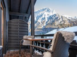 Ferienhaus Zauberberg - Magie der Alpen - by Loewenherz, hótel í Mittenwald