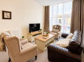 Bright Airy 2 Double Bedroom Flat in Town Centre