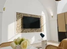 Charming apartment combining ancient and modern