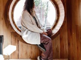 Tiny House del bosque、サン・カルロス・デ・バリローチェのホテル