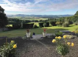 Homestay by Fingask Castle Between Perth and Dundee