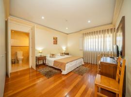 DM Turismo Rural Room 3, מלון בCampo