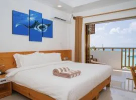 Luau Beach Inn, Maldives