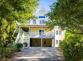 Walk to Beach with Private Pool in the Heart of Duck