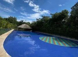 Hermosa casa con piscina privada cerca a Girardot