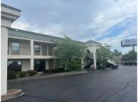 Studio 6 Suites Louisville KY Airport/Expo Center