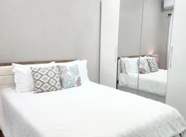 2BR Modern Golden Pear Villa - Pool, Wi-Fi, Kitchen, Views