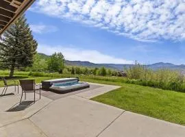 Magnificent View Hot Tub Mtn Views PoolGame Rm