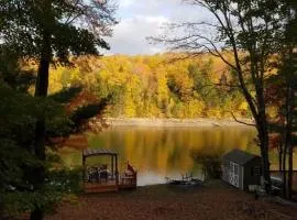 Fun 5 Bedroom Lakefront Cottage