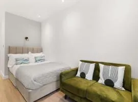 Chic & Modern Beckenham Retreat