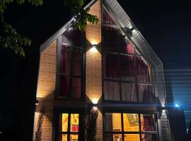 Bondo'S Cottage, hotel di Kobuleti