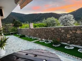 Quiet Mountain View Retreat Helicon, Kyriaki