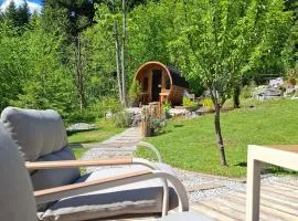 Ferienhaus Lechner am Waldrand mit Sauna, Bergblick und Naturgarten"