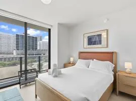 Stylish Downtown Studio - Pool & Gym