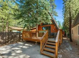 A-Frame Delight - A cute little cabin and stones throw away from Big Bear Snow Play