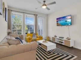Stylish 2BR • Pool & Gym • Minutes to Disney