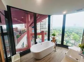 Luxury 3BR Onsen Retreat with private Sauna and Swan Lake View