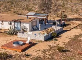 Desert Ranch w Hot Tub, Cowboy Pool Saloon