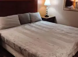 Gated 1 King Apt with Full Kitchen 139