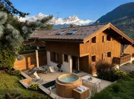 Chalet des Grémiloups, Jacuzzi and Mont-Blanc view