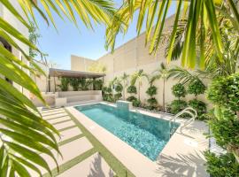 Private Pool Villa - 3BR - Maid room - BBQ - Garden, hotel sa Sharjah