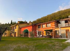 WANDERLUST OASI, COUNTRYSIDE APARTMENTS - Bardolino, Lago di Garda - Verona, Hotel in Bardolino