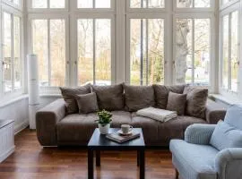 Kapitänsapartment in der VILLA KAETHE am Kurpark - moderne & stilvolle 65qm Ferienwohnung nahe Strand