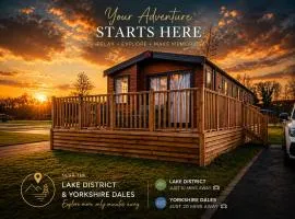 The Debonair - New Luxury Lodge, 10 mins from Lake District, Dog Friendly, Swimming Pool