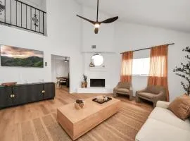 Houston - Modern Comfort with Garage & Patio