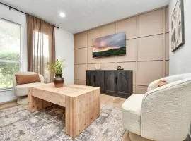Modern home - perfect for short stays