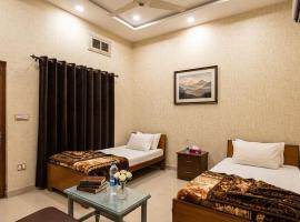 Al Hidayah Hotel Multan, hótel í Multan