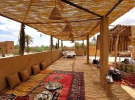 The Big Moon - Traditional Guest House with Pa-Su RoofTop - Skoura, Hotel in Skoura